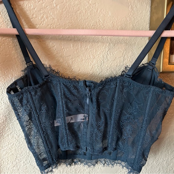 Victoria’s Secret corset crop top - Picture 3 of 4